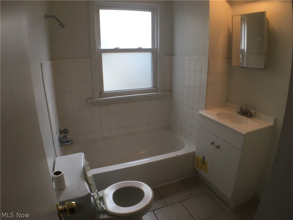 3345 Cedarbrook Road Cleveland, OH 44118 - Photo 5 of 11 Gallery Image 5