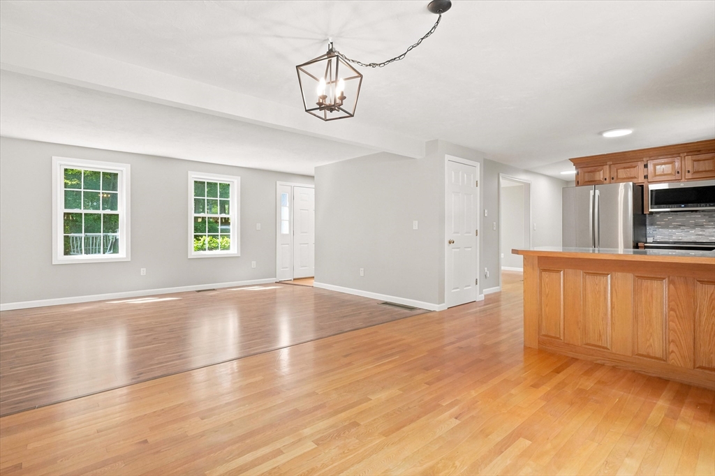 1725 Shirley Road Lancaster, MA 01523 - Photo 7 of 40 Gallery Image 7