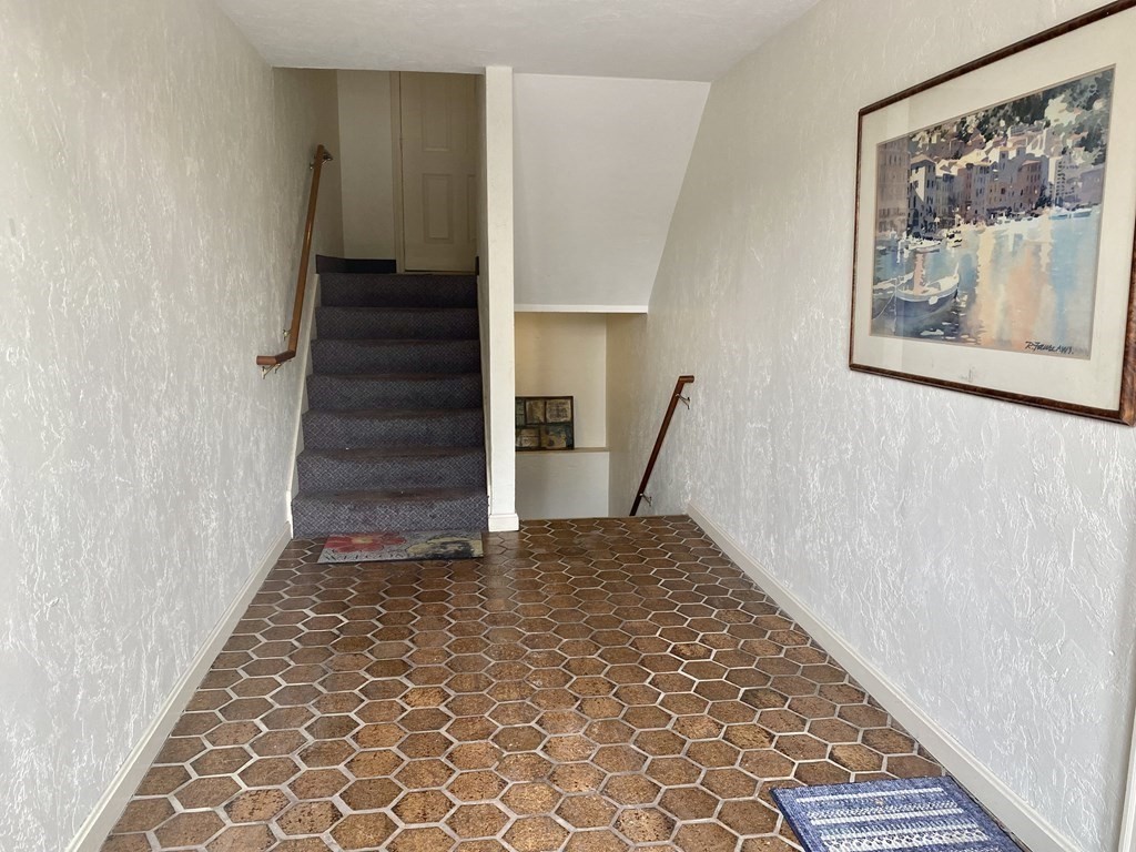 31 Bayberry Drive, Unit 7D Worcester, MA 01607 - Photo 19 of 30