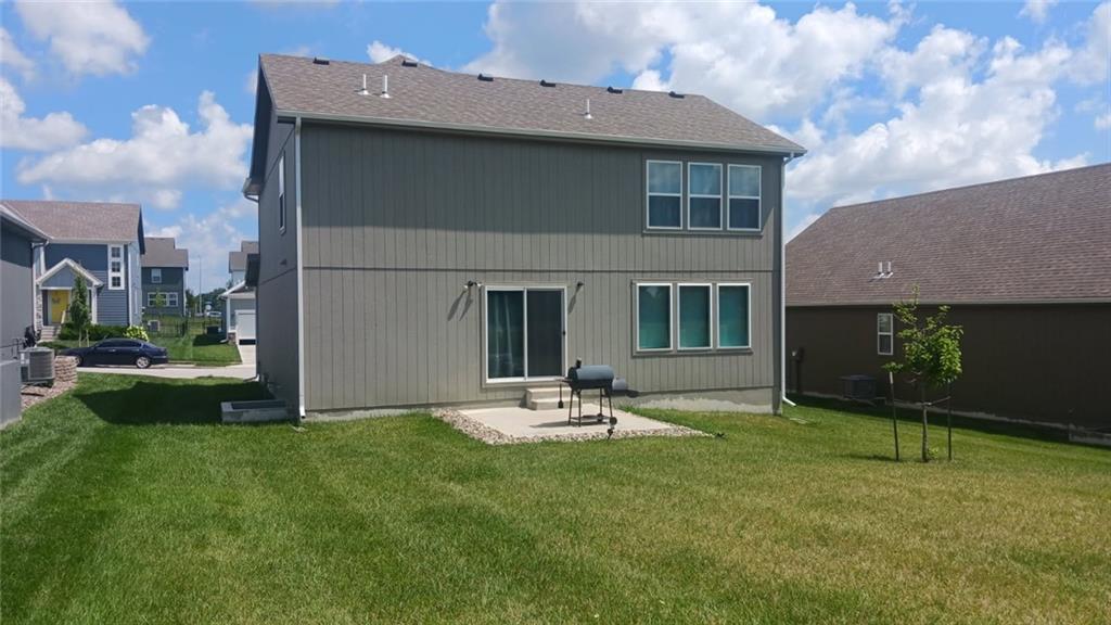 2113 Southwest Rutherford Drive Lee's Summit, MO 64082 - Photo 3 of 6