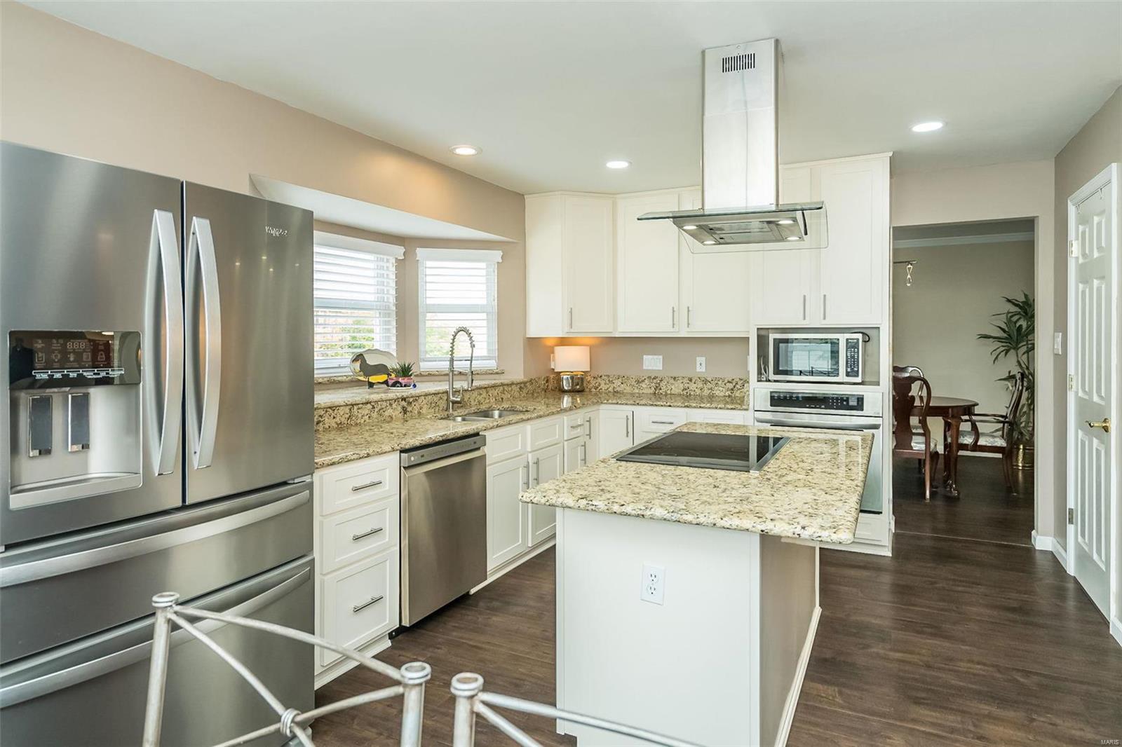 15413 Braefield Drive Chesterfield, MO 63017 - Photo 3 of 46