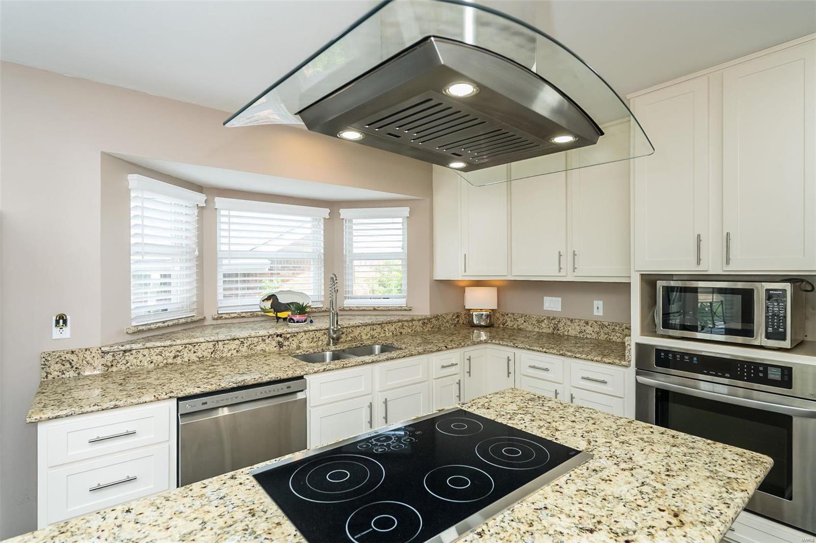 15413 Braefield Drive Chesterfield, MO 63017 - Photo 5 of 46