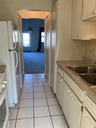 $1,500 | 5750 80th Street North, Unit C202, St. Petersburg, FL 33709