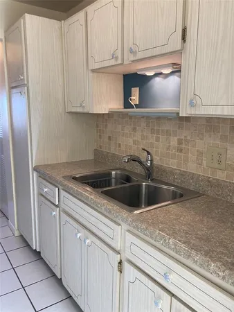 $1,500 | 5750 80th Street North, Unit C202, St. Petersburg, FL 33709