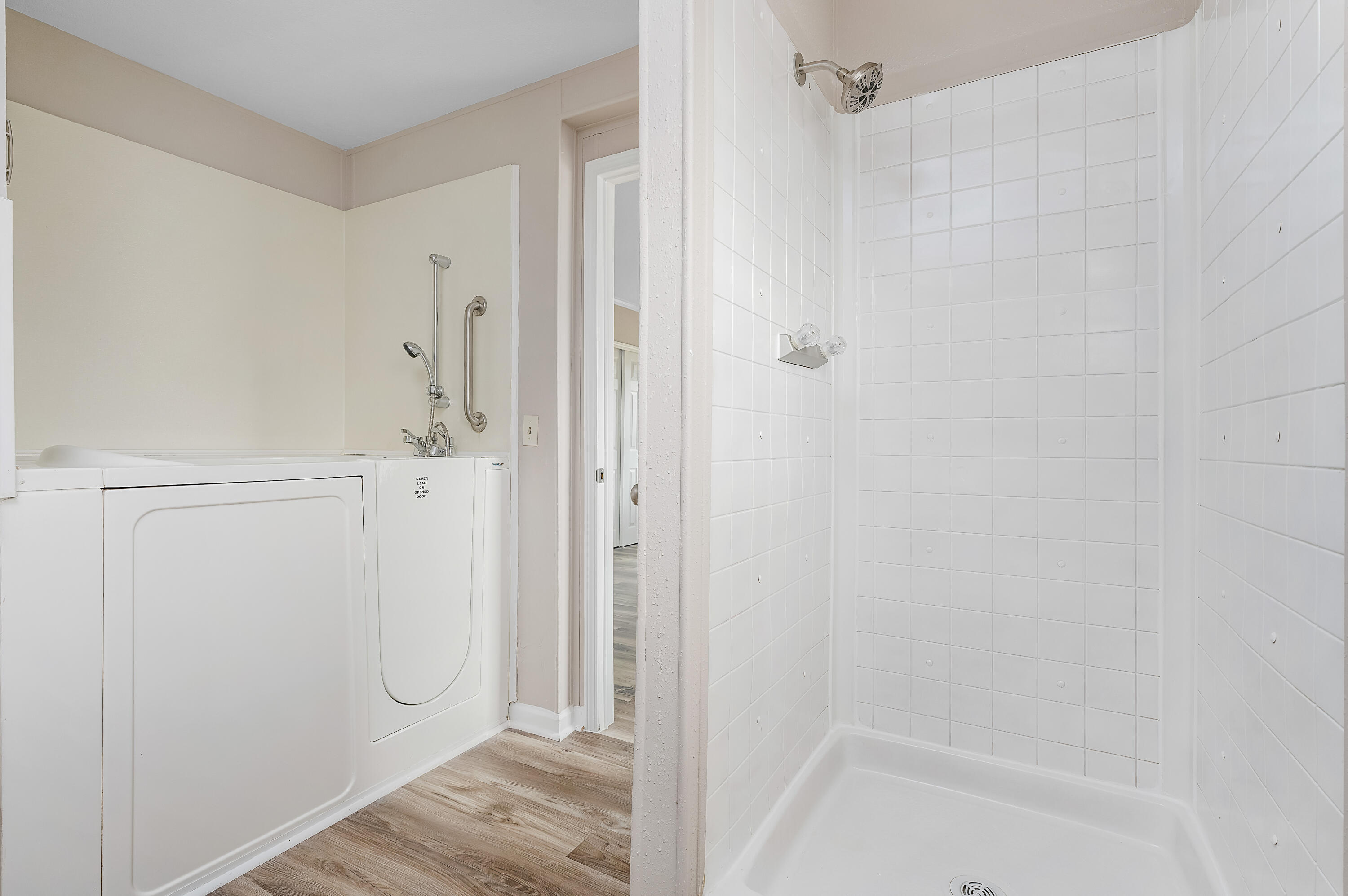 4625 Canary Way Crestview, FL 32539 - Photo 24 of 40 a view of bathroom with shower