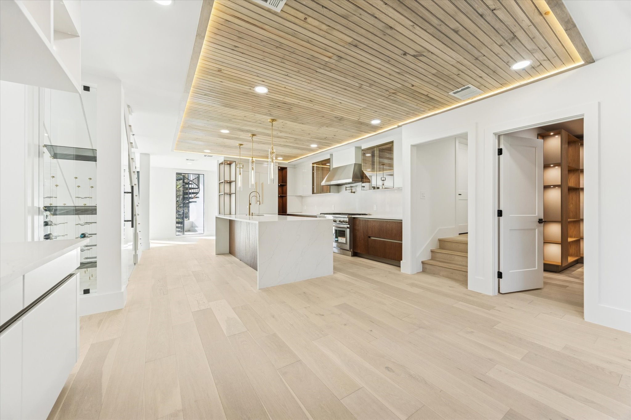 13 Tiel Way Houston, TX 77019 - Photo 13 of 40