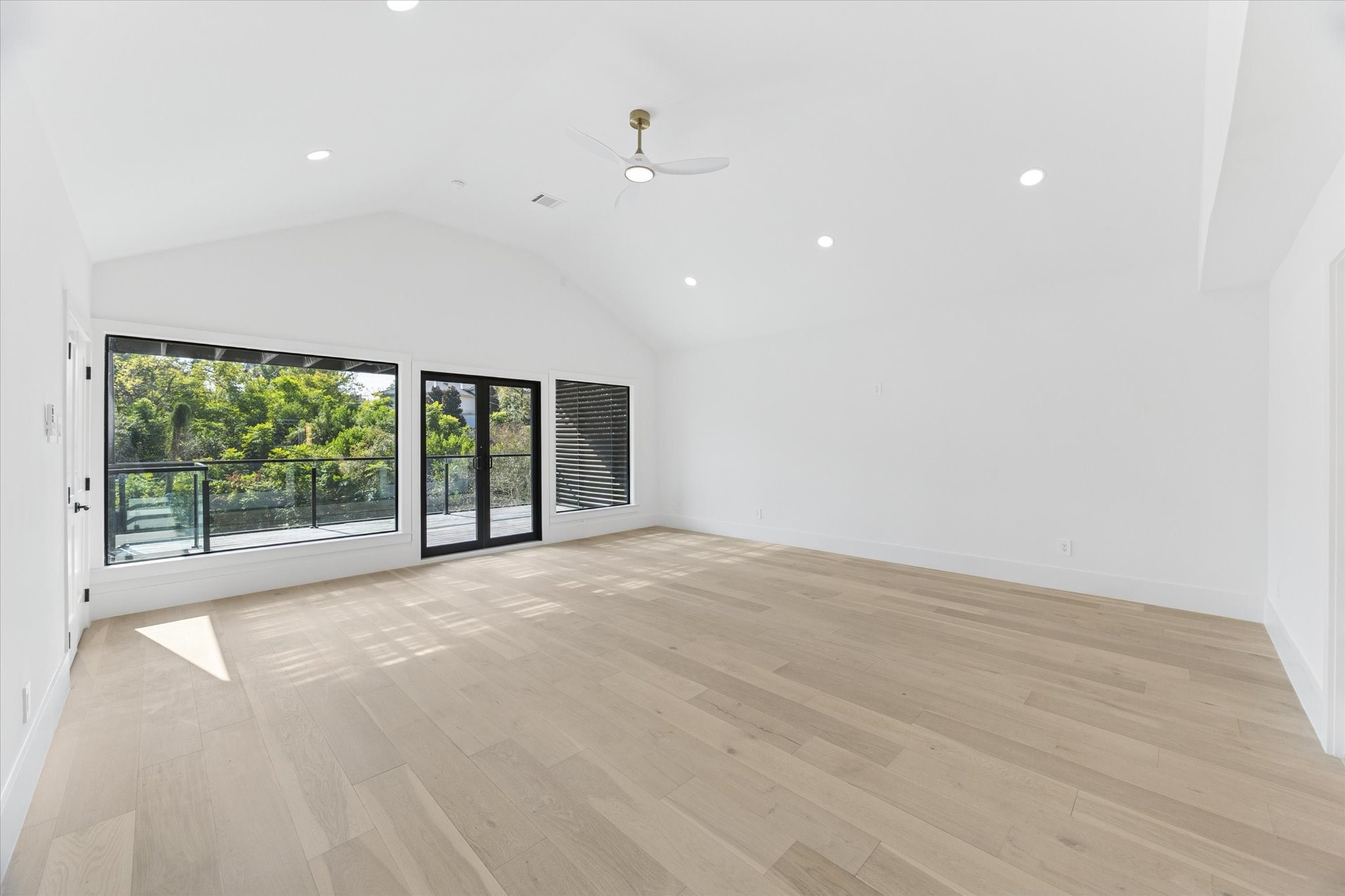 13 Tiel Way Houston, TX 77019 - Photo 19 of 40