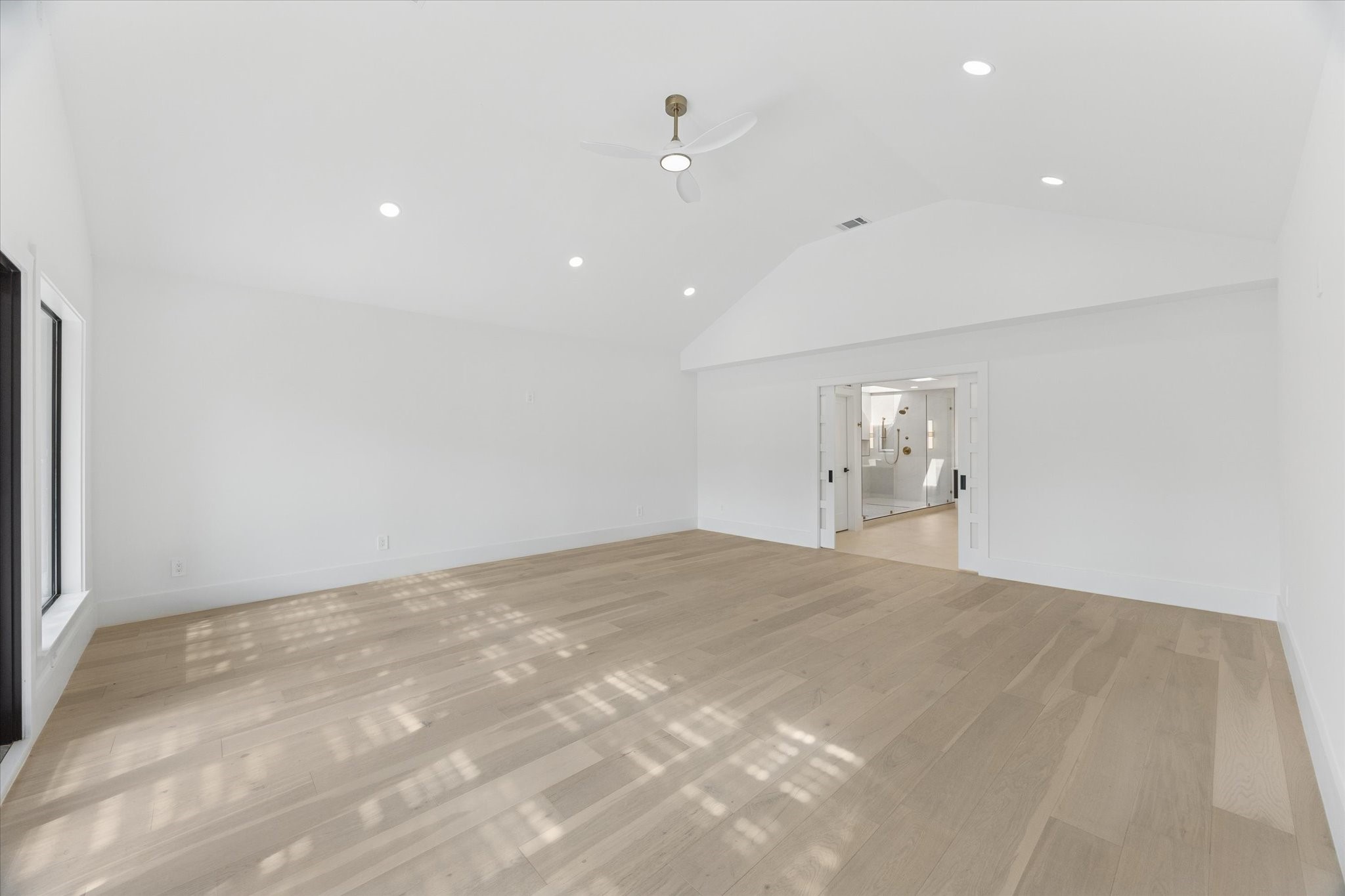 13 Tiel Way Houston, TX 77019 - Photo 21 of 40