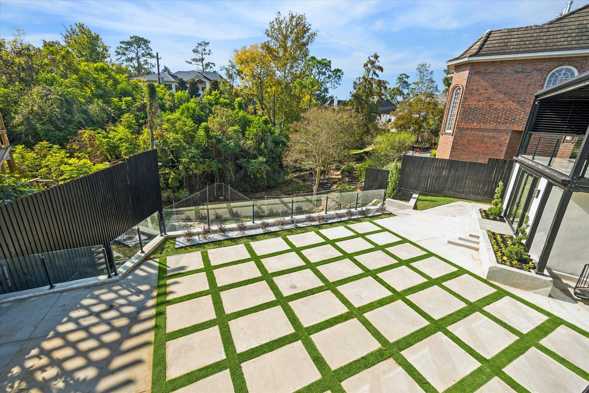 13 Tiel Way Houston, TX 77019 - Photo 34 of 40