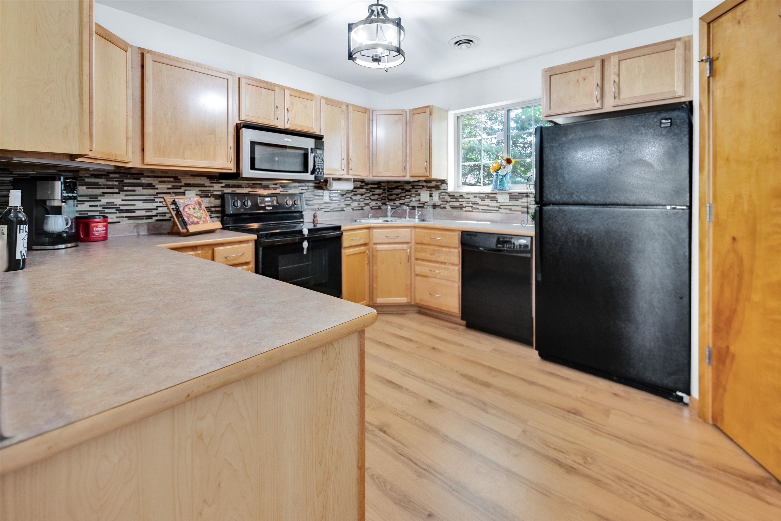 5241 Frisco Court Middleton, WI 53562 - Photo 10 of 34