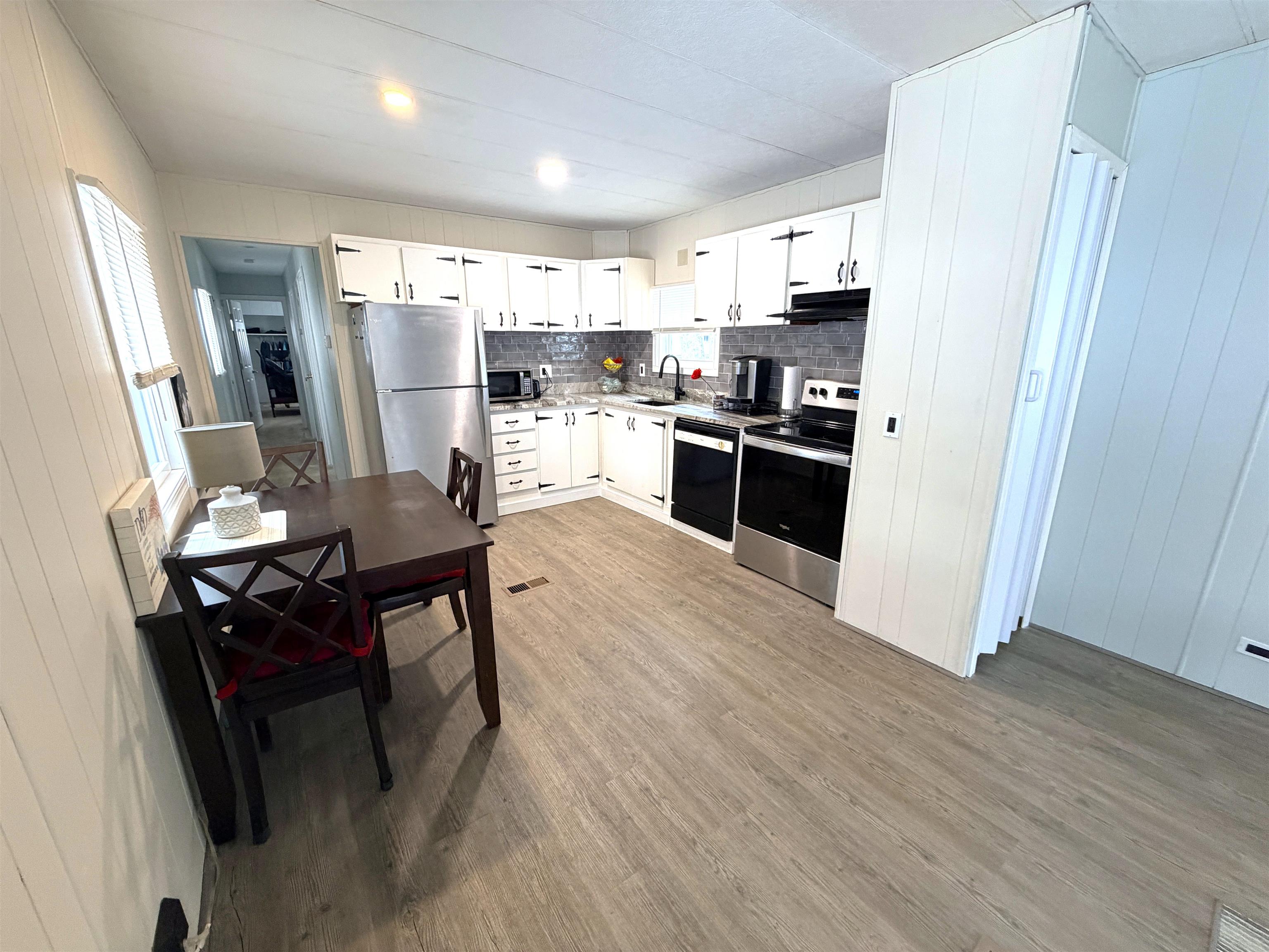 614 Canterbury Drive Exeter, NH 03833 - Photo 18 of 35