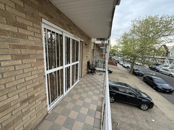 $2,500 | 19 Roosevelt Avenue, Unit 2, Jersey City, NJ 07304
