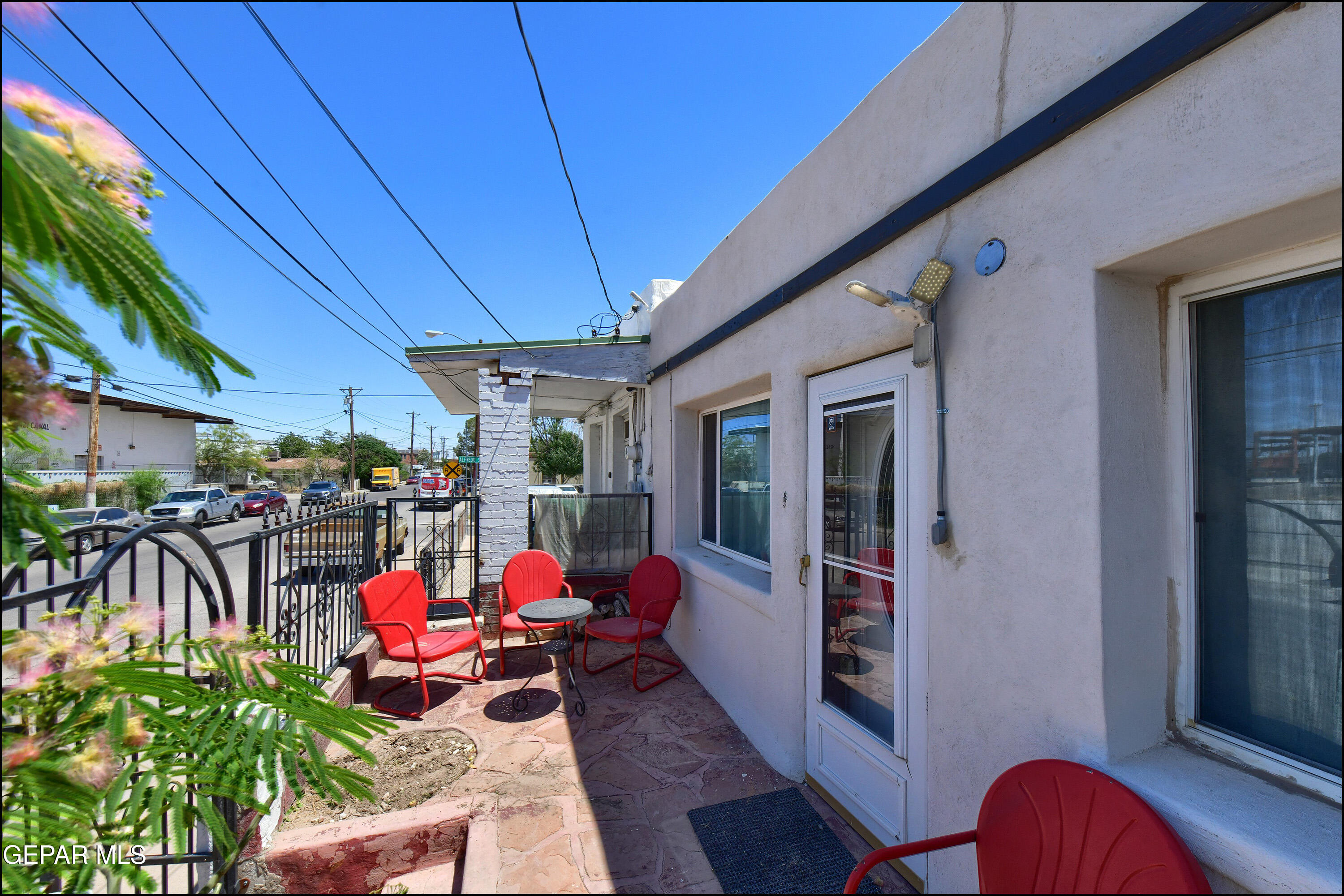 504 Canal Road El Paso, TX 79901 - Photo 5 of 52 05