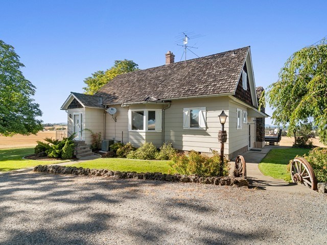 8412 North Orchard Prairie Road Spokane, WA 99217 - Photo 1 of 42