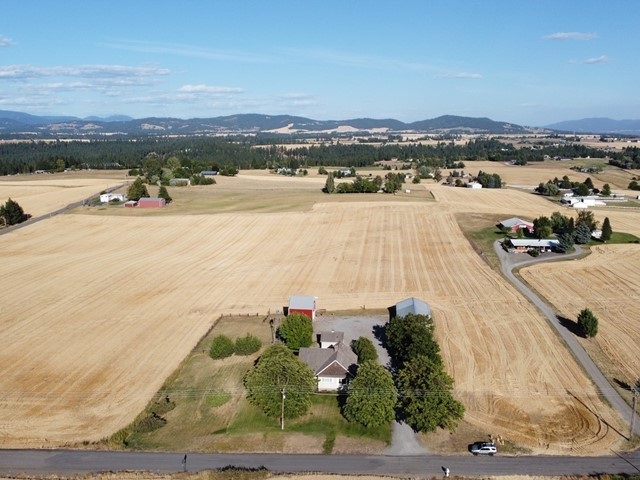 8412 North Orchard Prairie Road Spokane, WA 99217 - Photo 2 of 42