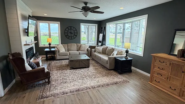 $230,000 | 134 Riverview Drive, Albany, IL 61230