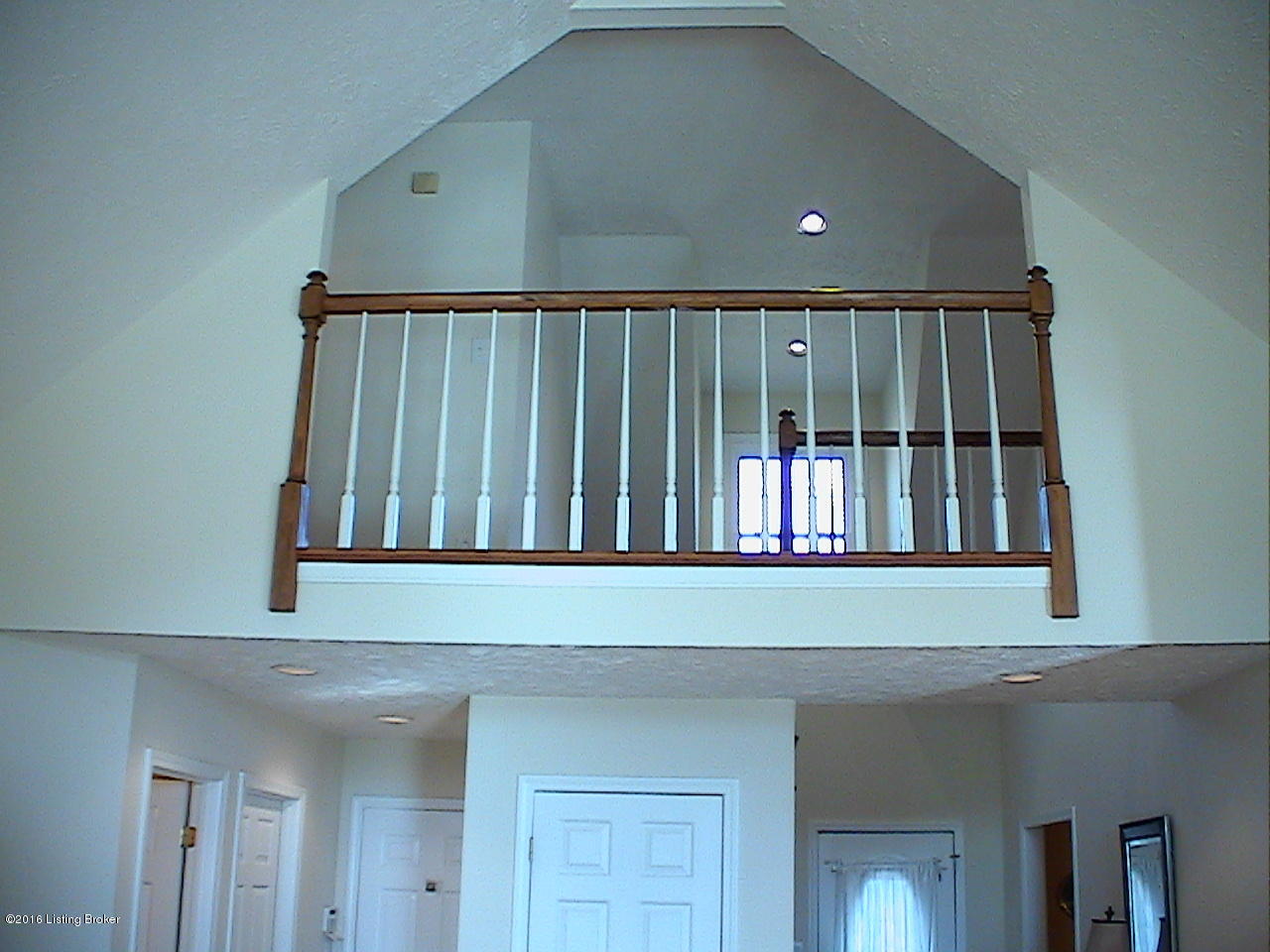 2012 Hillcircle Road Louisville, KY 40214 - Photo 6 of 31 HPNX0111