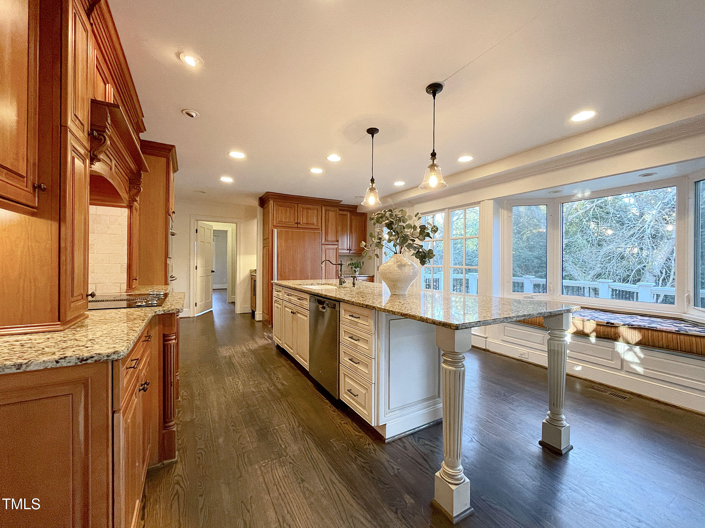3222 Sussex Road Raleigh, NC 27612 - Photo 18 of 54 20241129_204019541_iOS