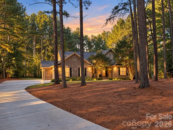 $725,000 | 6978 Pebble Bay Drive, Denver, NC 28037