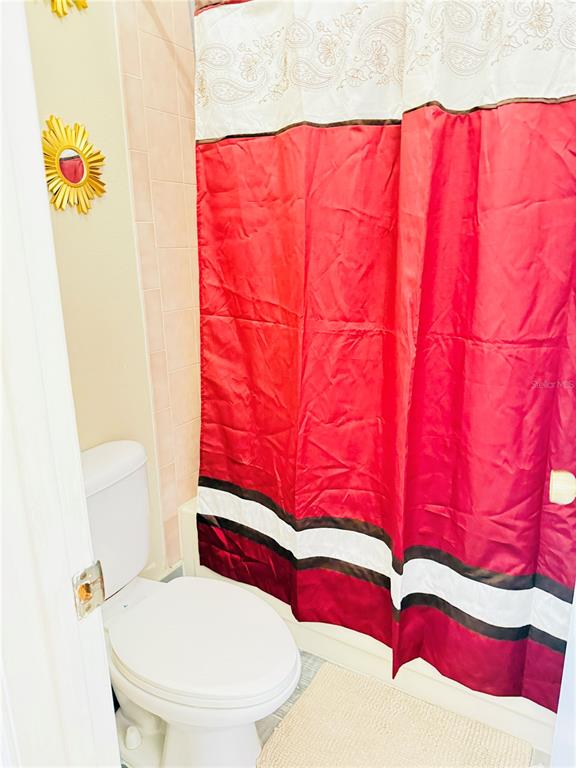 20 Cedar Road Ocala, FL 34472 - Photo 15 of 28 a bathroom with a sink and a mirror