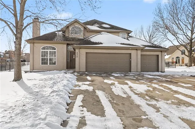 $479,000 | 532 Southeast Asheville Drive, Lee's Summit, MO 64063