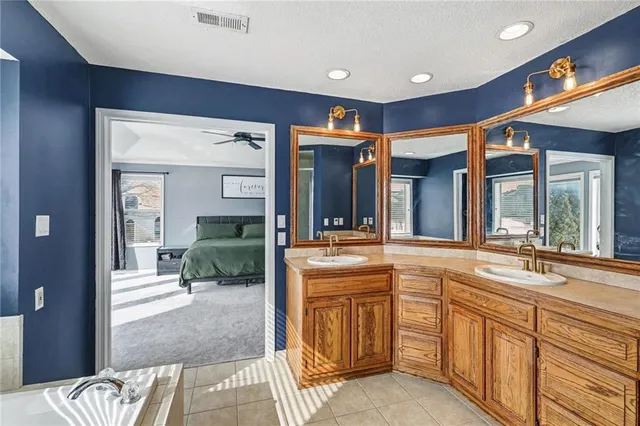 $479,000 | 532 Southeast Asheville Drive, Lee's Summit, MO 64063