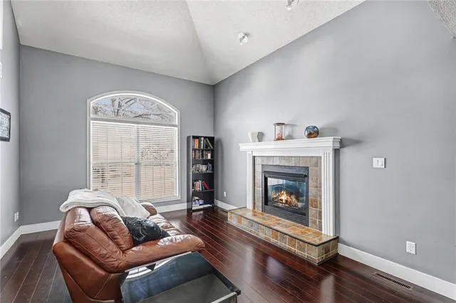 $479,000 | 532 Southeast Asheville Drive, Lee's Summit, MO 64063