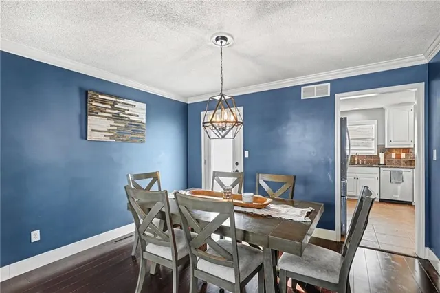 $479,000 | 532 Southeast Asheville Drive, Lee's Summit, MO 64063