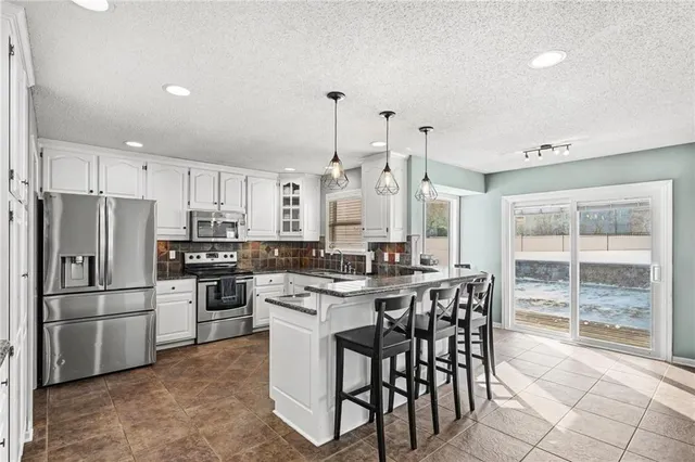 $479,000 | 532 Southeast Asheville Drive, Lee's Summit, MO 64063