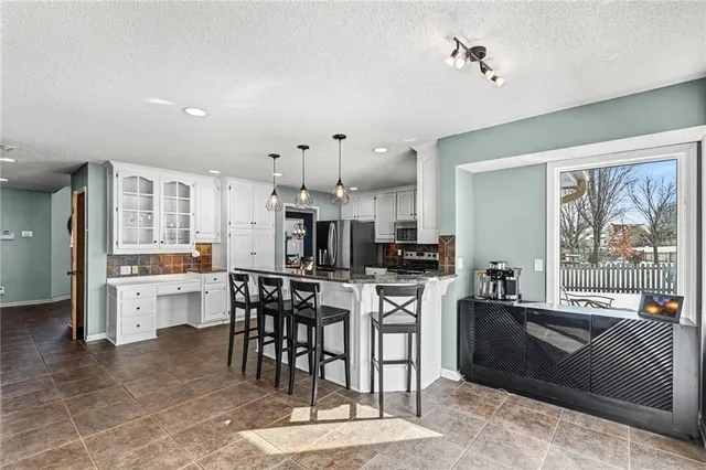 $479,000 | 532 Southeast Asheville Drive, Lee's Summit, MO 64063