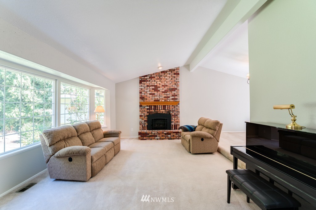16626 3rd Avenue Southeast Bothell, WA 98012 - Photo 3 of 23