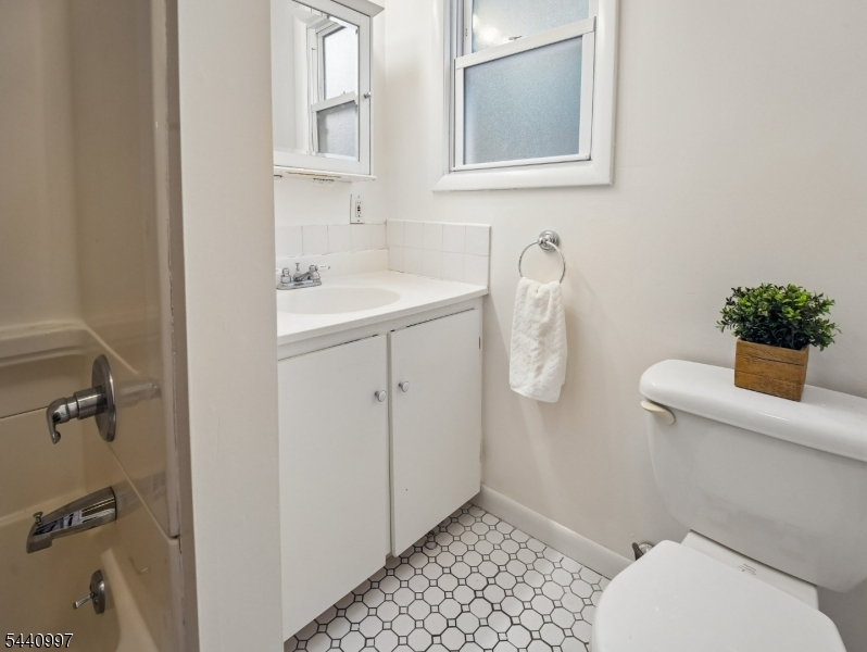 485 Valley Road, Unit 1 Montclair, NJ 07043 - Photo 17 of 27