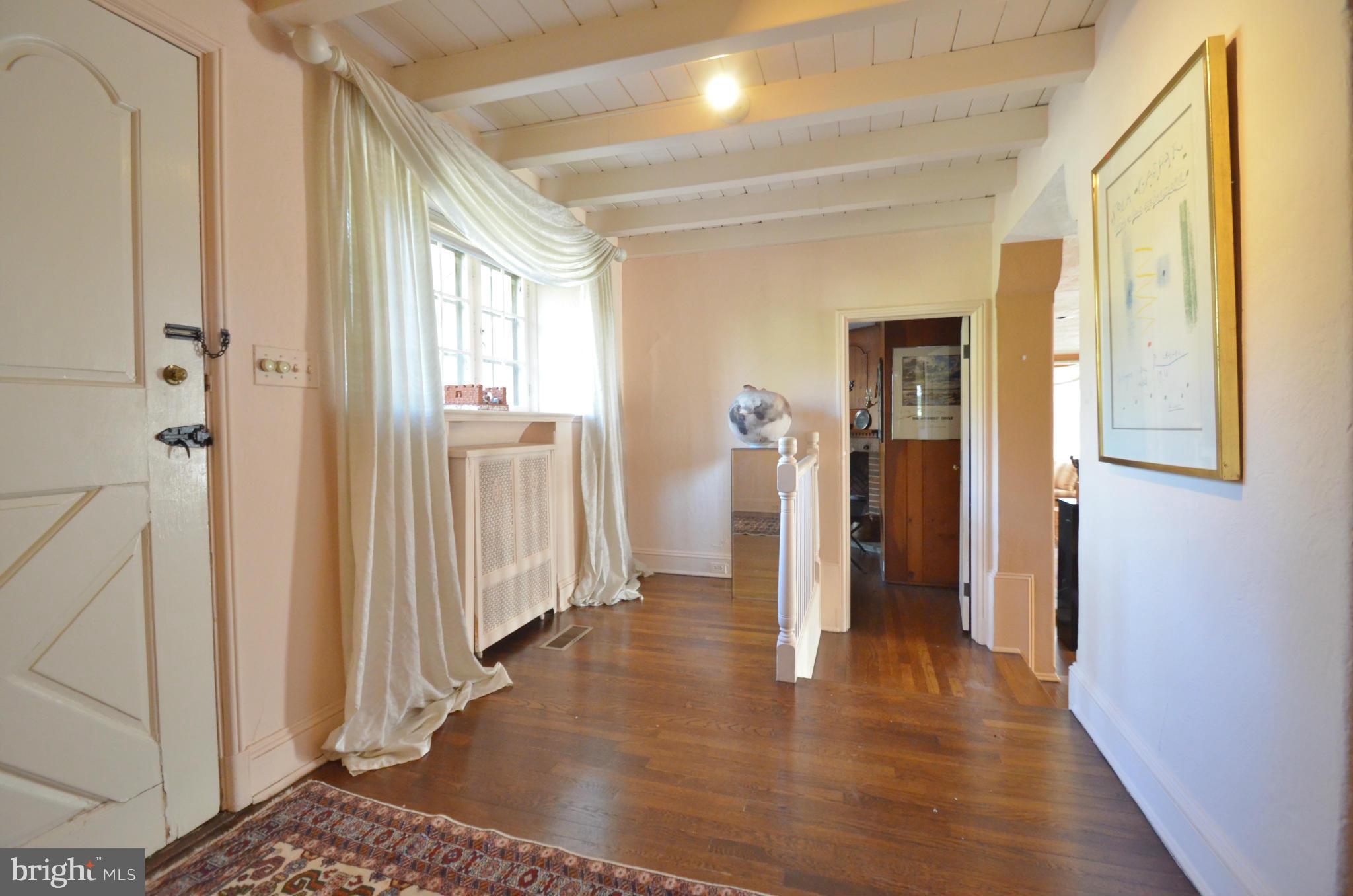 806 St Georges Road Baltimore, MD 21210 - Photo 2 of 30 Interior (General)