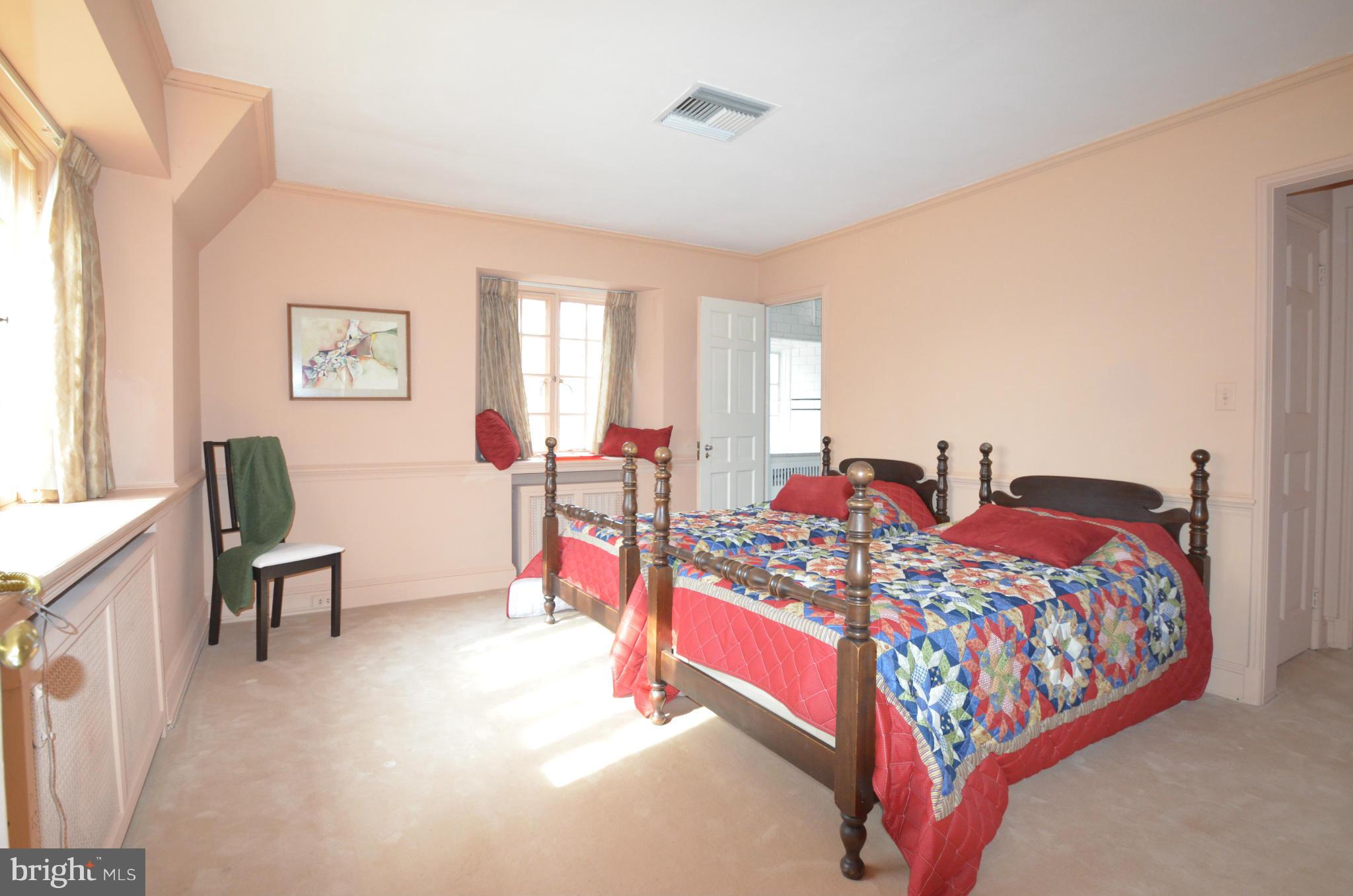 806 St Georges Road Baltimore, MD 21210 - Photo 12 of 30 Interior (General)