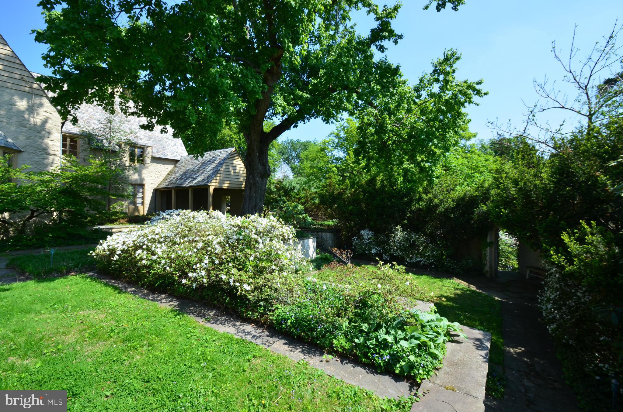 806 St Georges Road Baltimore, MD 21210 - Photo 20 of 30 Exterior (Rear)