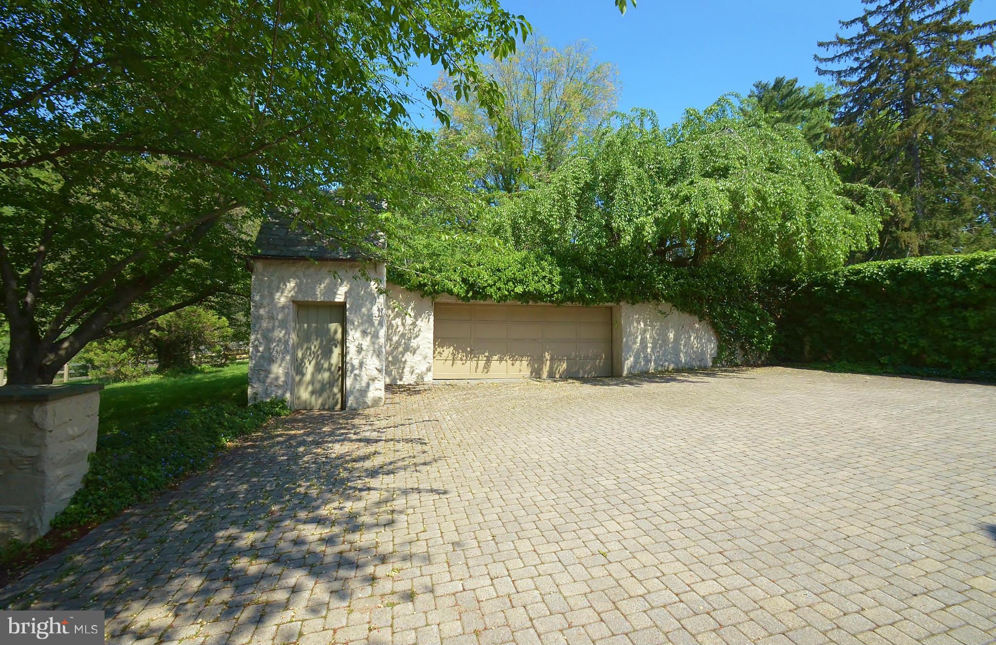 806 St Georges Road Baltimore, MD 21210 - Photo 23 of 30 Exterior (Front)