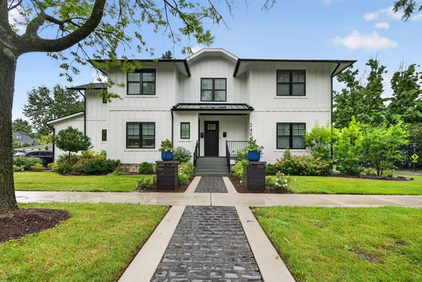 $4,700 | 240 South Brainard Avenue, Unit 2, La Grange, IL 60525
