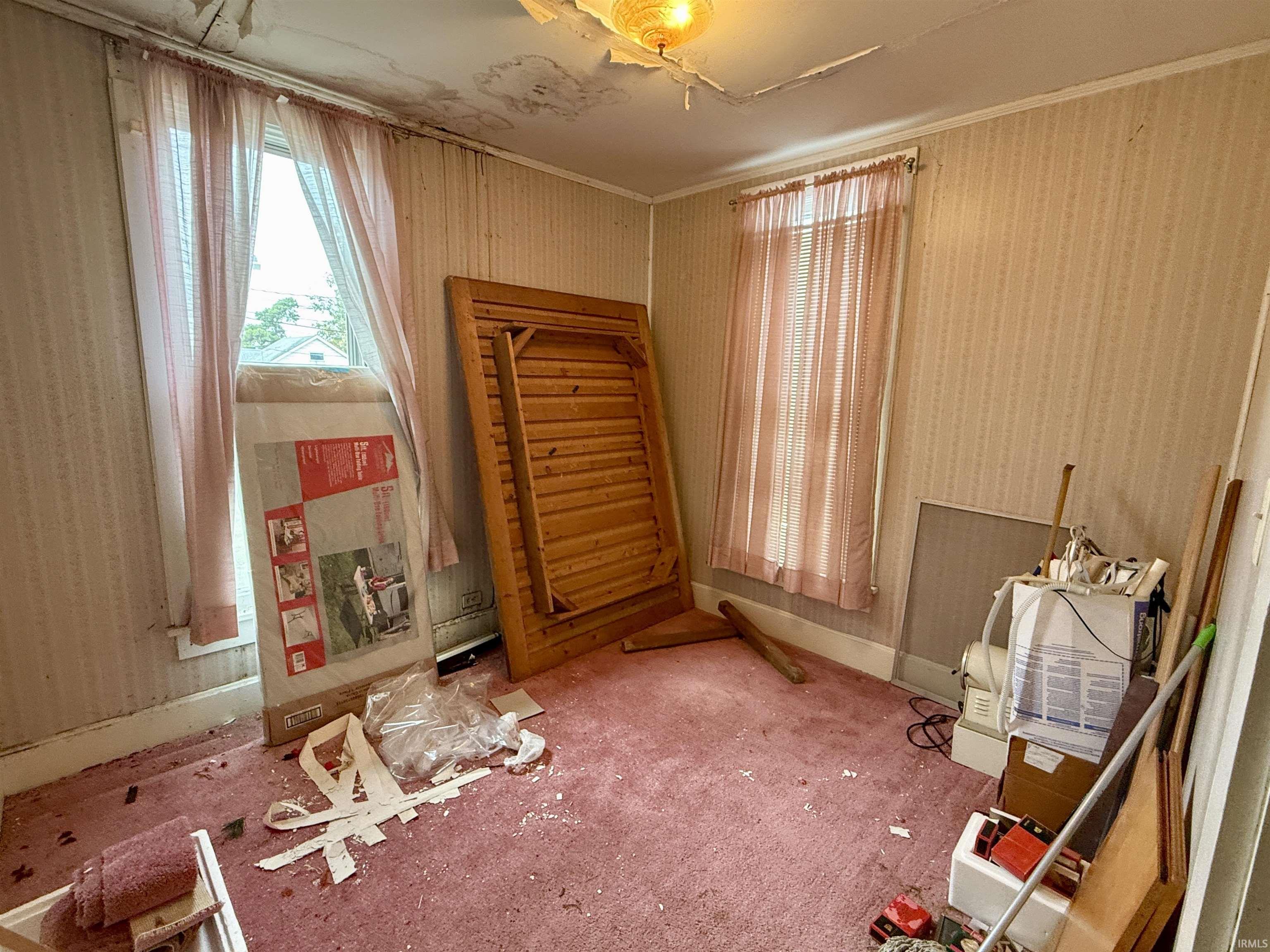 321 Southeast 7th Street Washington, IN 47501 - Photo 4 of 11