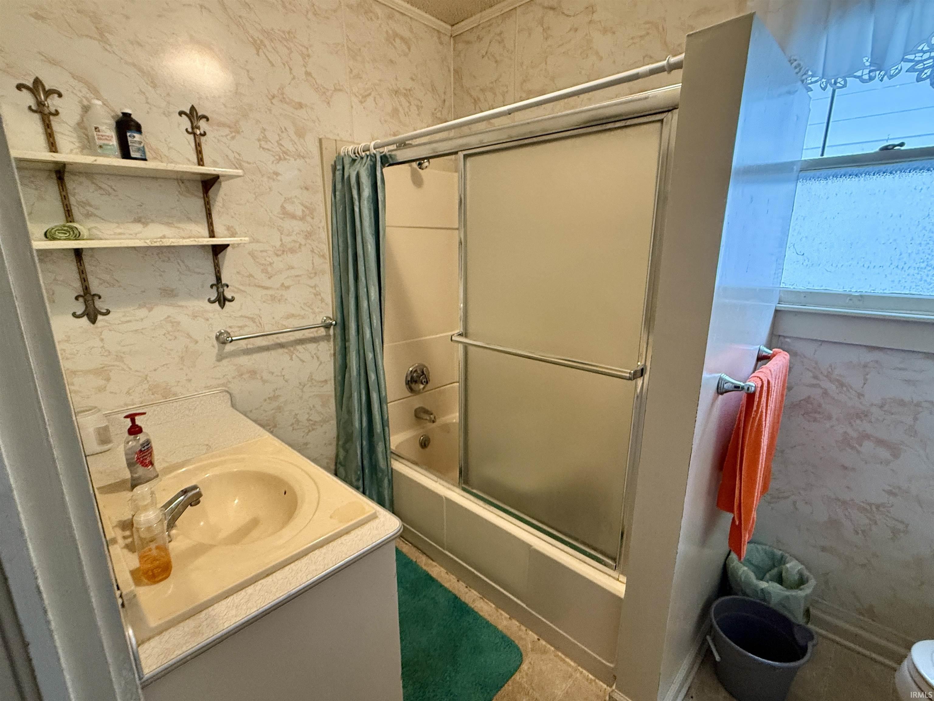 321 Southeast 7th Street Washington, IN 47501 - Photo 8 of 11