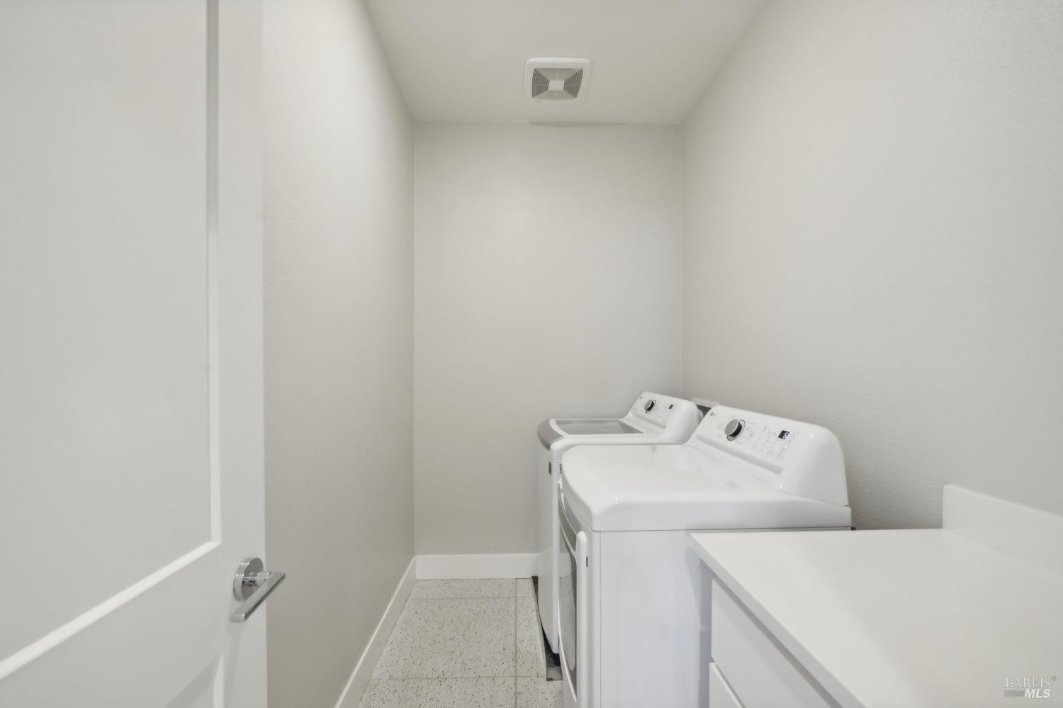 1437 Oak Circle Rohnert Park, CA 94928 - Photo 32 of 59 Gallery Image 32