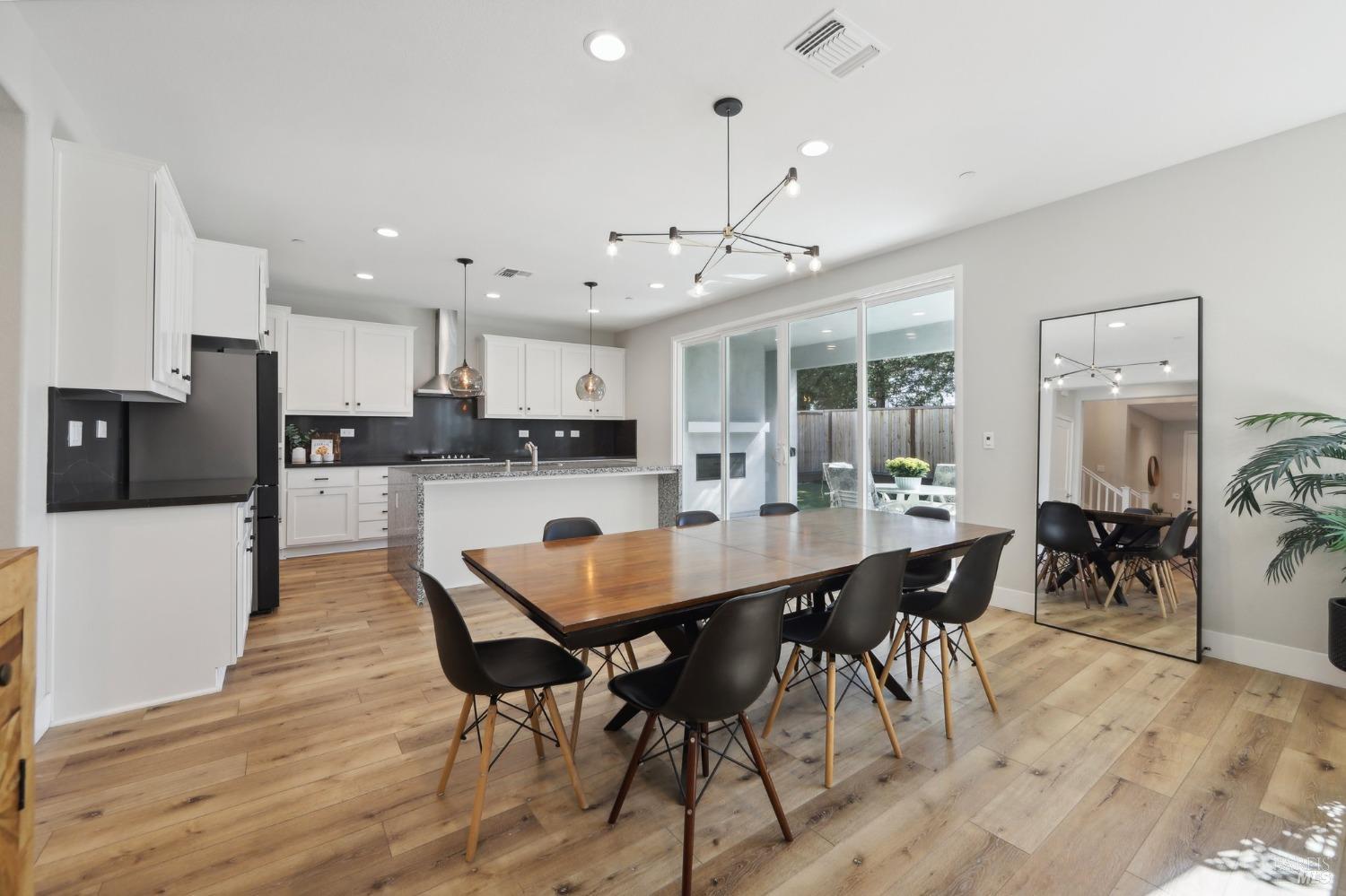 1437 Oak Circle Rohnert Park, CA 94928 - Photo 6 of 59 Gallery Image 6