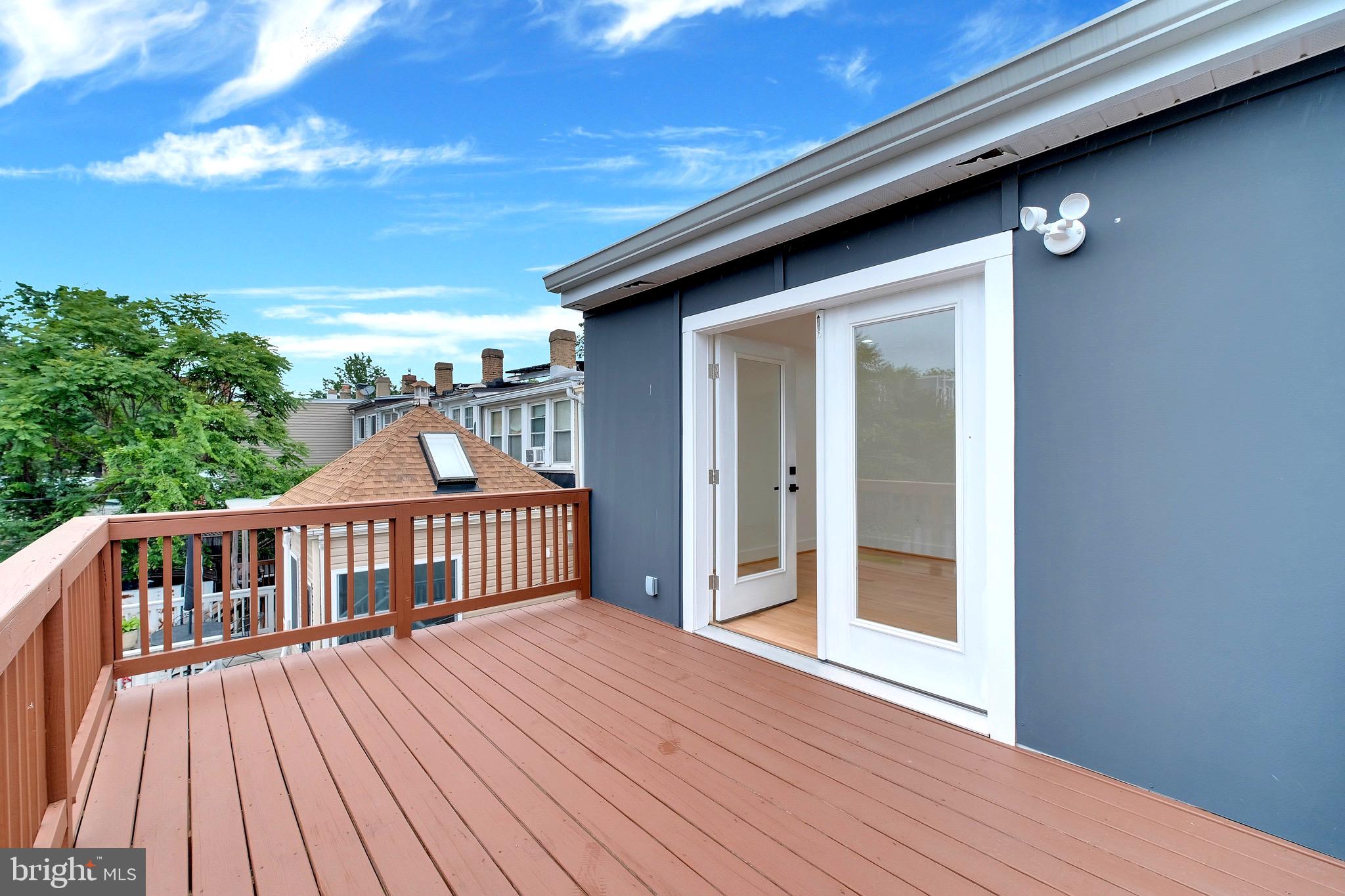 5318 5th Street Northwest Washington, DC 20011 - Photo 17 of 40 a porch with seating space