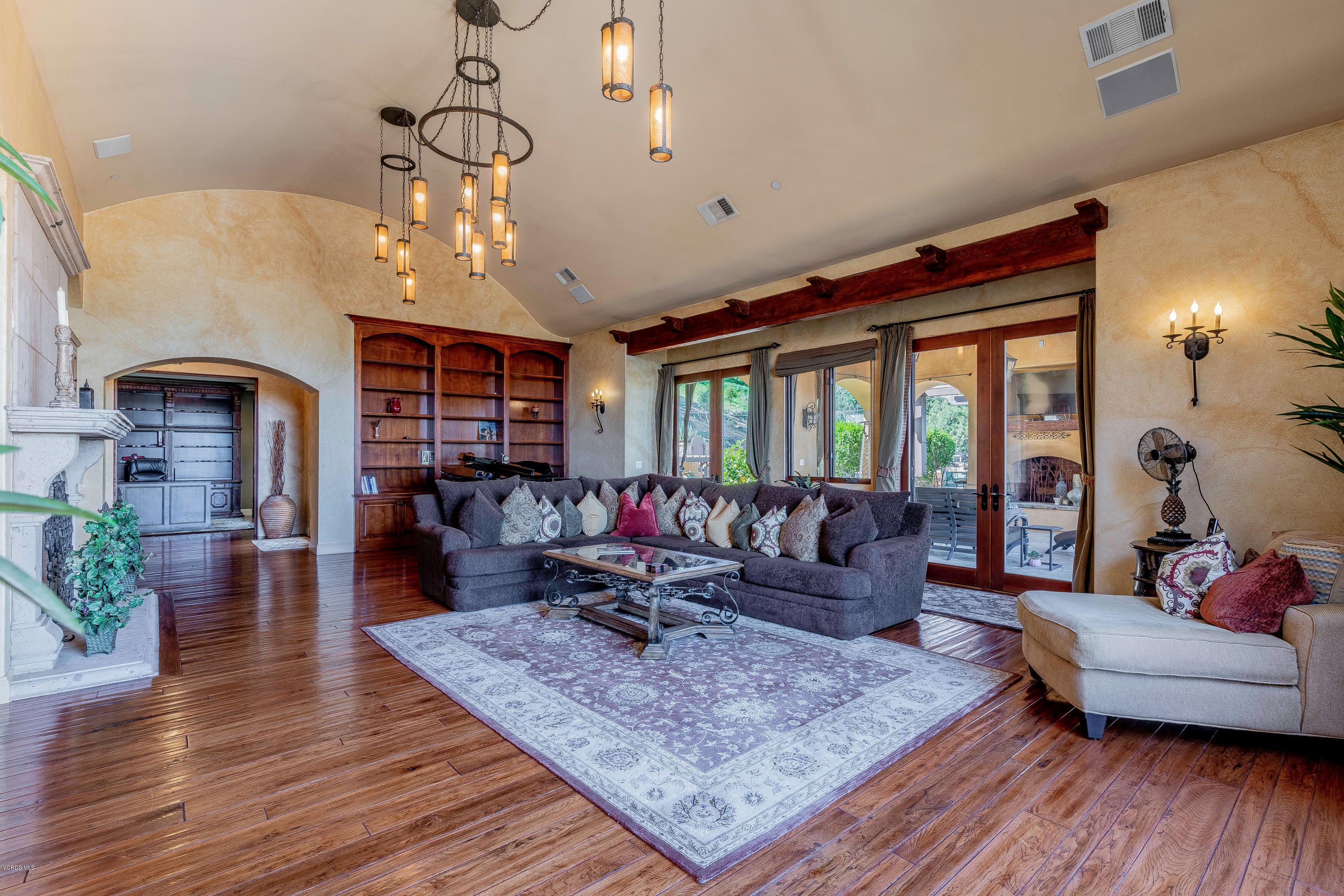525 Rimrock Road Thousand Oaks, CA 91361 - Photo 11 of 95 a living room with furniture and wooden floor