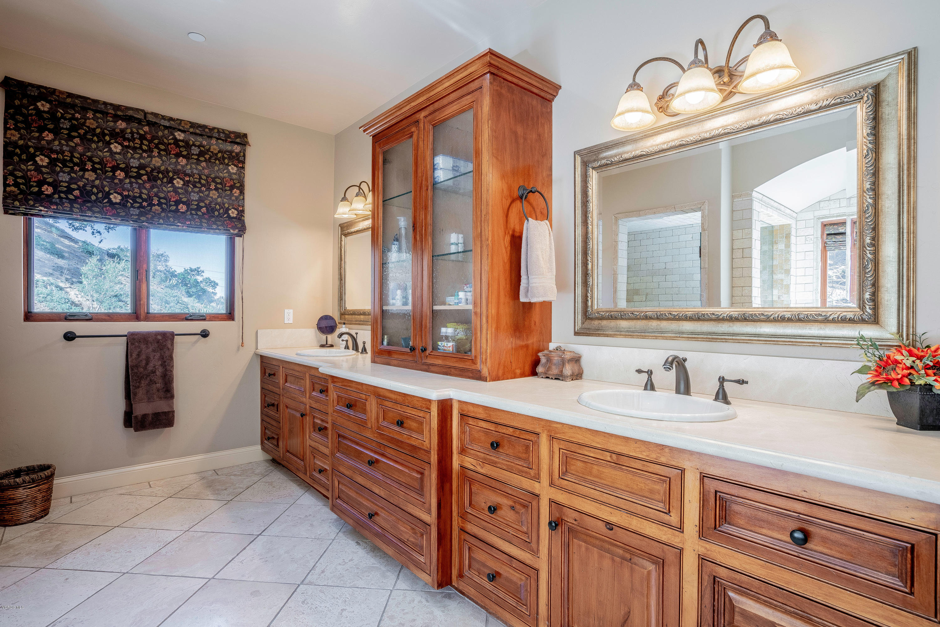 525 Rimrock Road Thousand Oaks, CA 91361 - Photo 39 of 95 525 Rimrock Rd Thousand Oaks-print-040-0