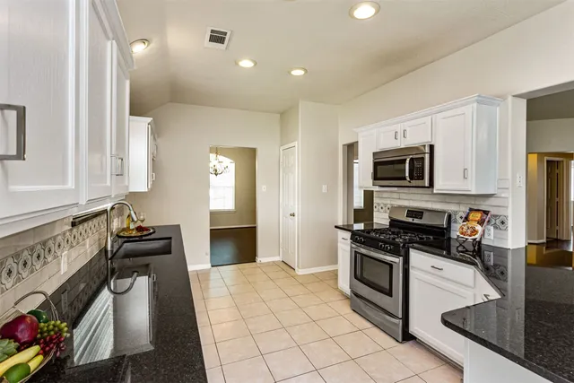 $2,175 | 3131 Stratford Pointe Drive, Sugar Land, TX 77498