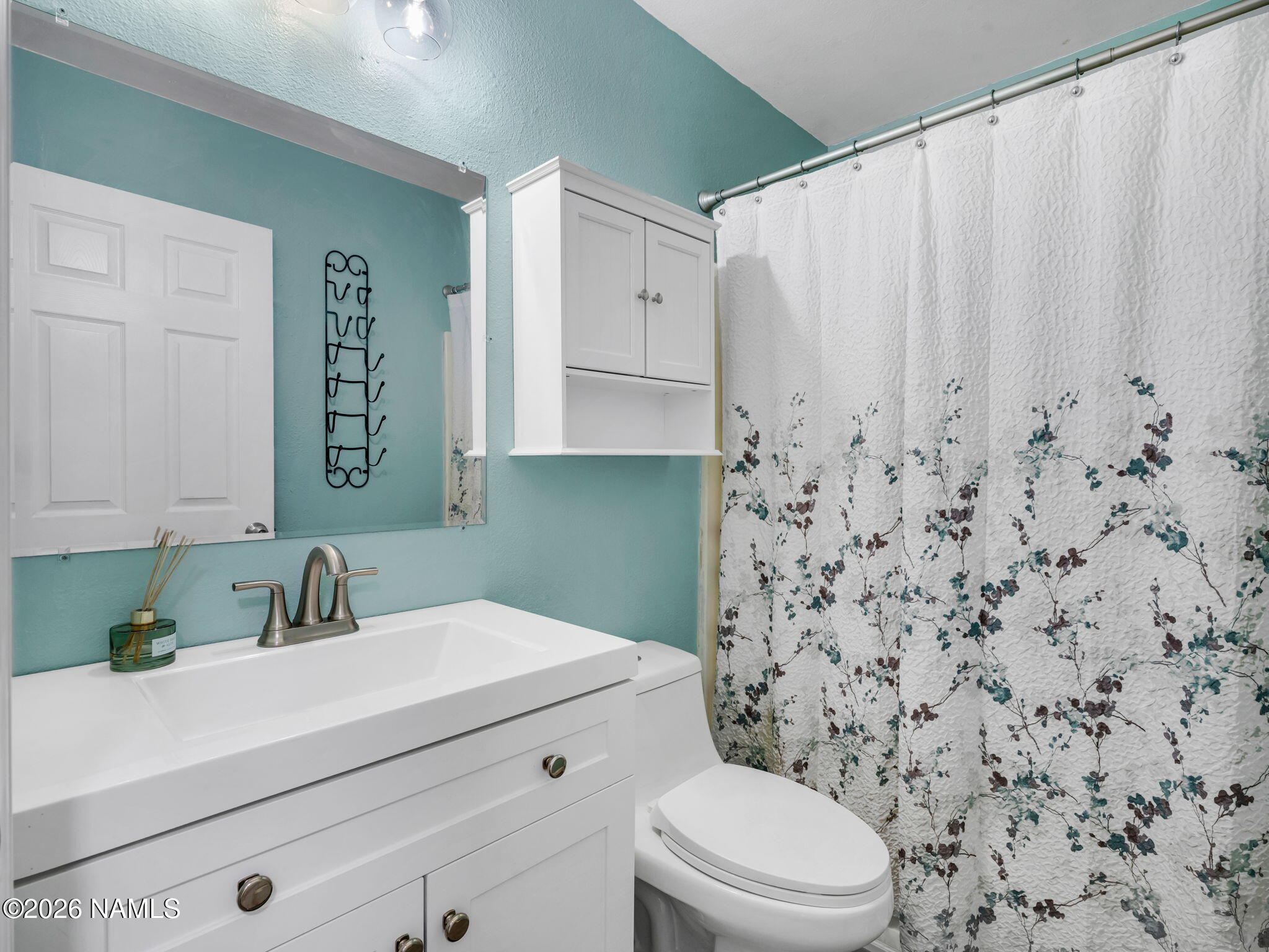 1727 North Deer Crossing Road Flagstaff, AZ 86004 - Photo 18 of 35 Bathroom - Upstairs