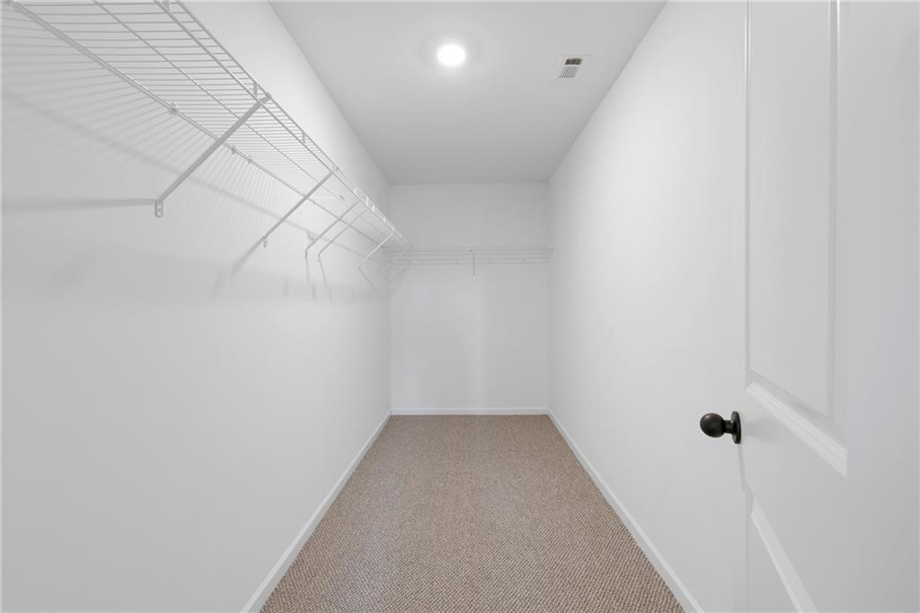 973 Mayson Turner Road Northwest Atlanta, GA 30314 - Photo 17 of 38 a view of a small space