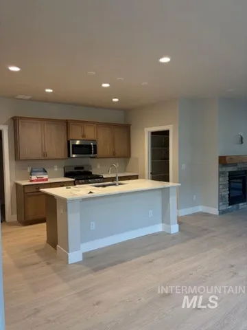 $469,604 | 1422 East Prairiefire Street, Meridian, ID 83646