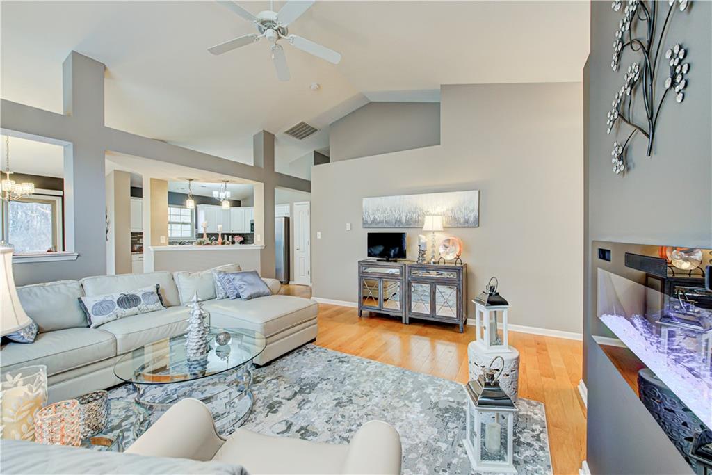 6118 Riva Ridge Drive Indianapolis, IN 46237 - Photo 8 of 32 Gallery Image 8