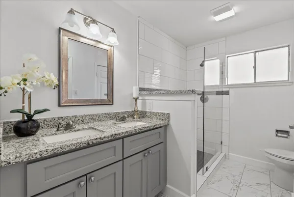 $2,700 | 15514 Diana Lane, Houston, TX 77062